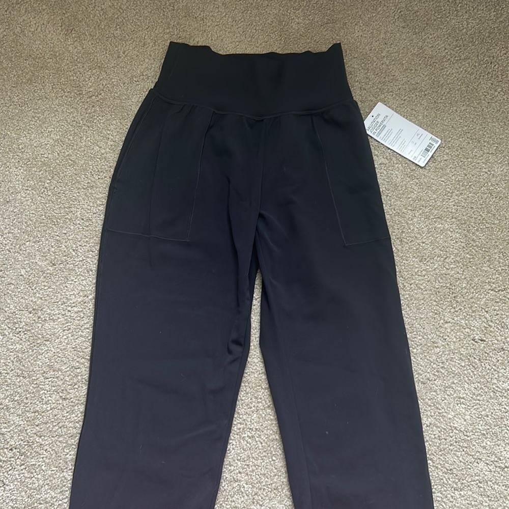 NWT Athleta salutation joggers in powervita XS black